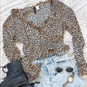 Cheetah print long sleeve crop